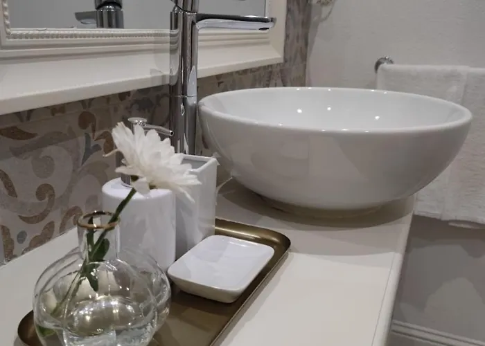 Villa Hibiscus Comfortstay Quartu SantʼElena