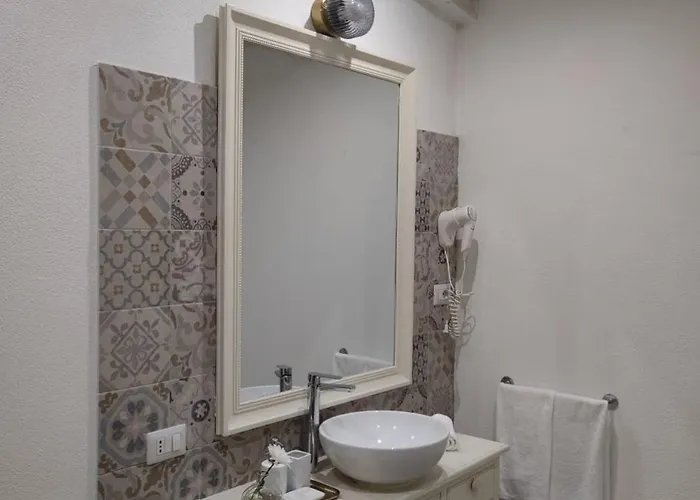 Villa Hibiscus Comfortstay Quartu SantʼElena